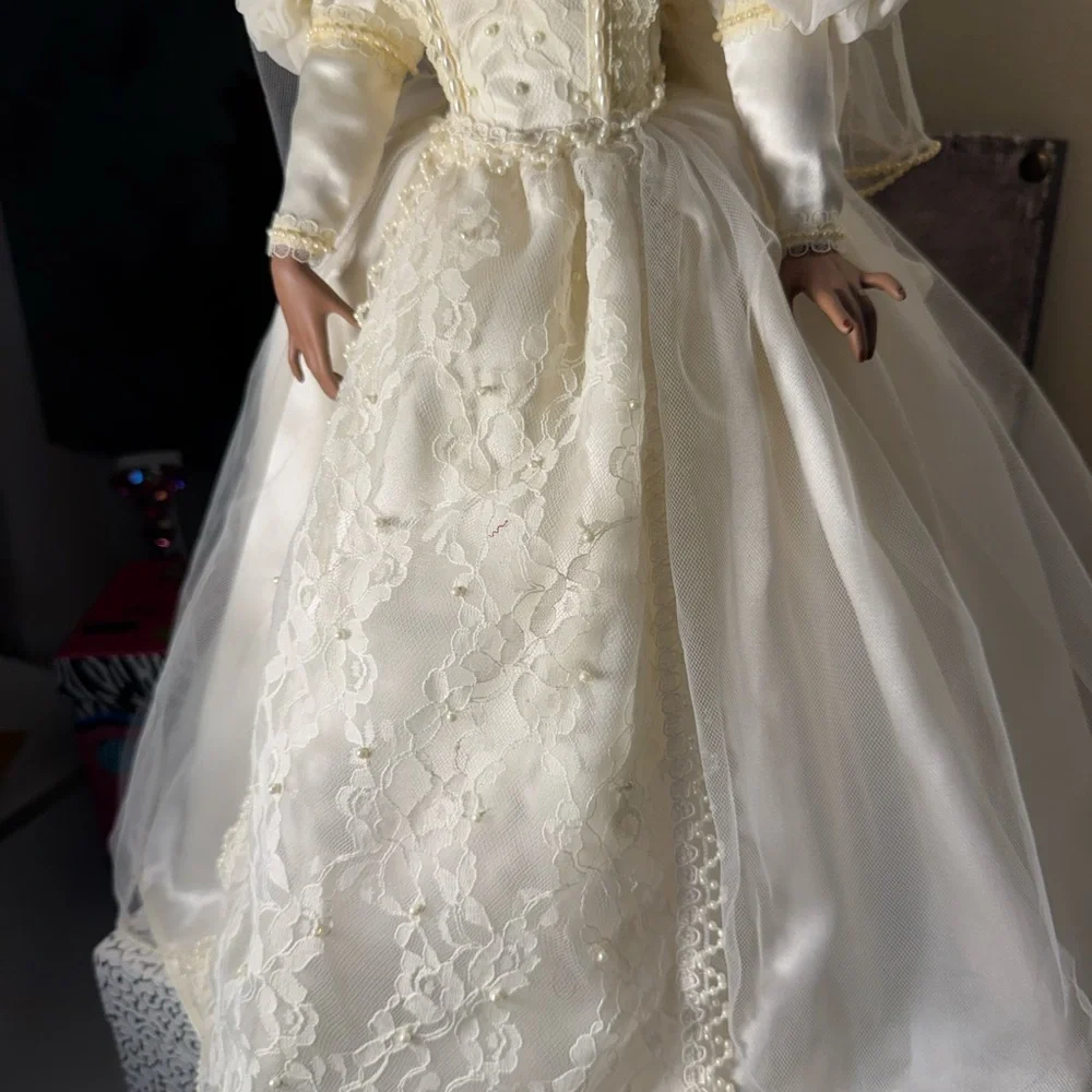 The Bradford Exchange elegant white